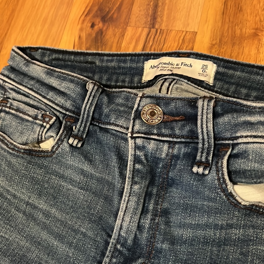 Jeans - Picture 2 of 3